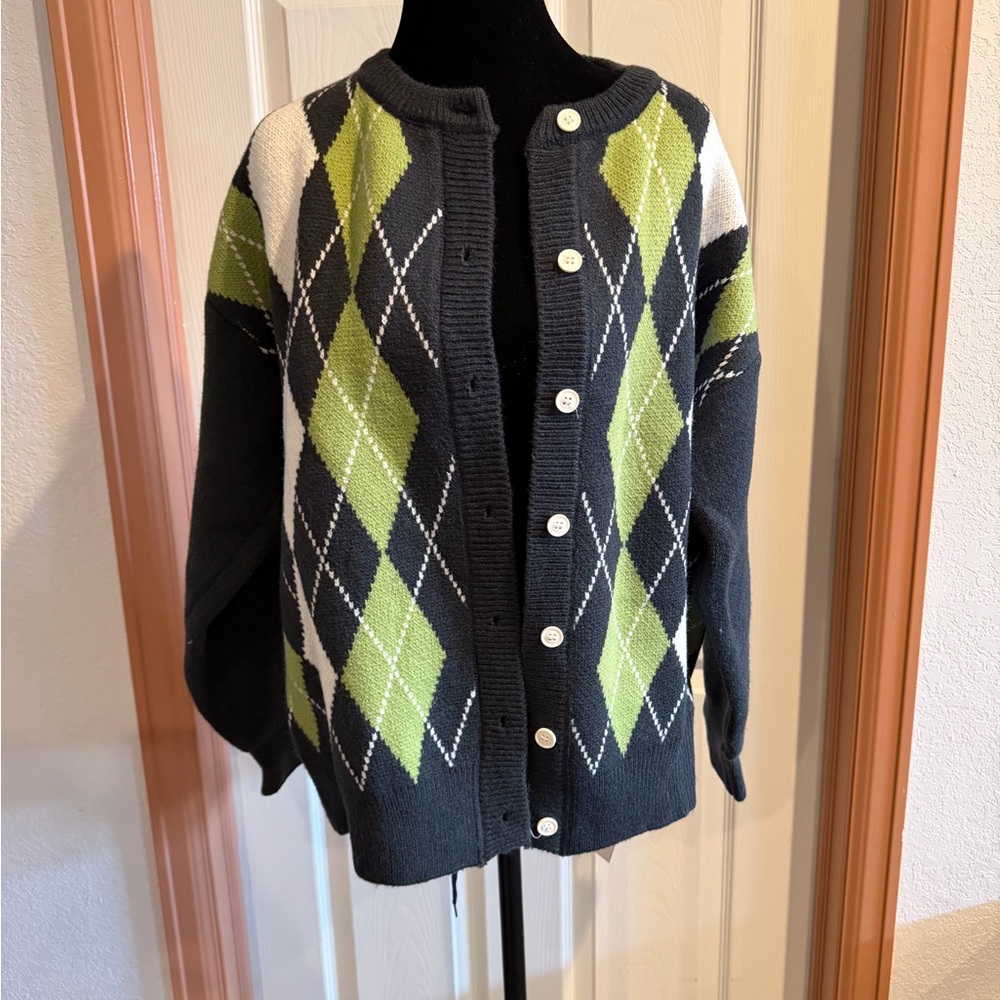Classic Argyle Cardigan Sweater - Black and Green - Picture 3 of 7